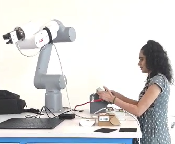 Operating the ABB cobot via its handheld controller